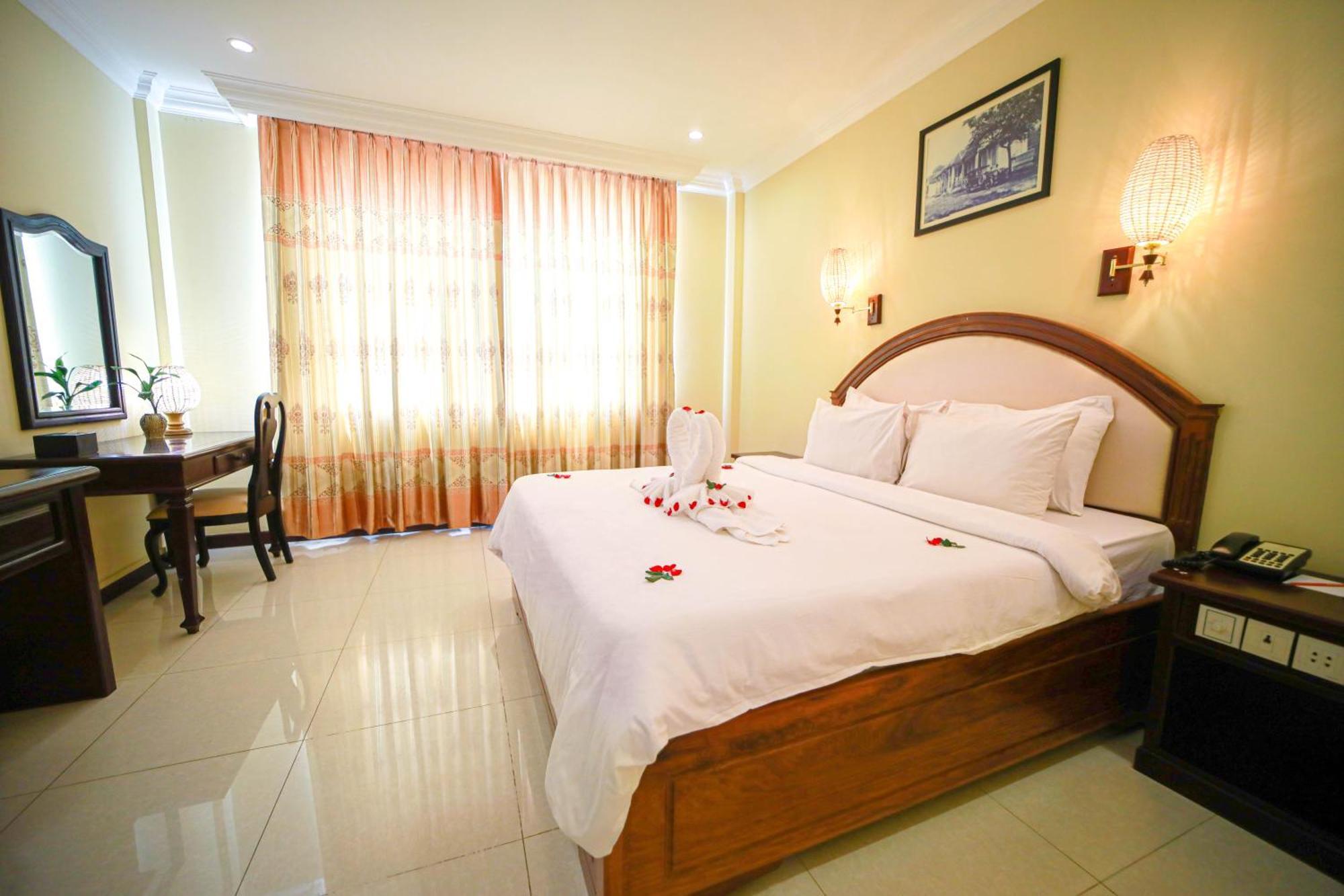 Classy Hotel & Spa Battambang Exterior photo