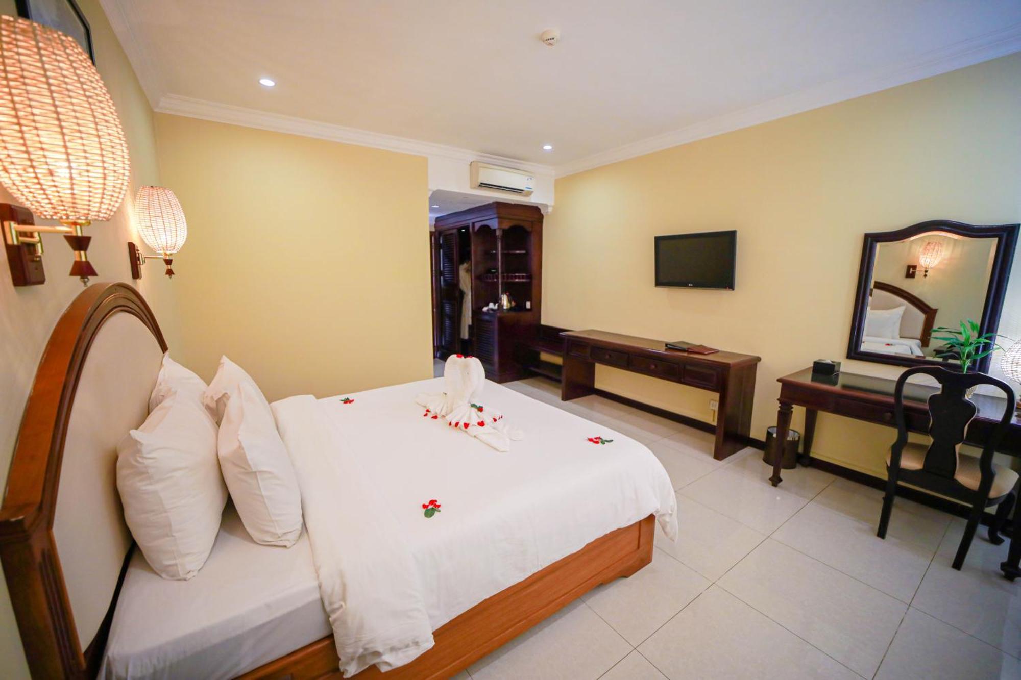 Classy Hotel & Spa Battambang Exterior photo