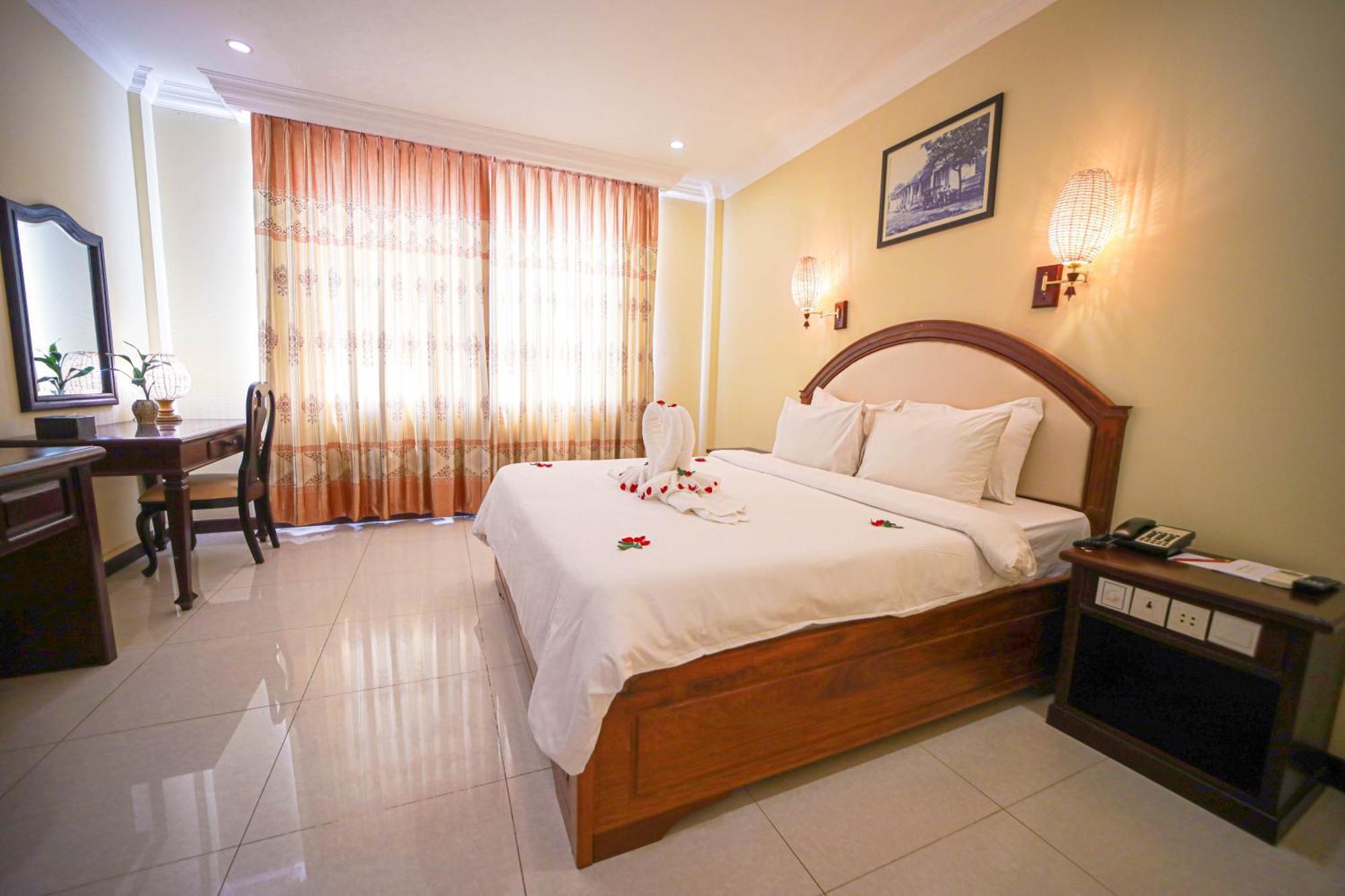 Classy Hotel & Spa Battambang Exterior photo