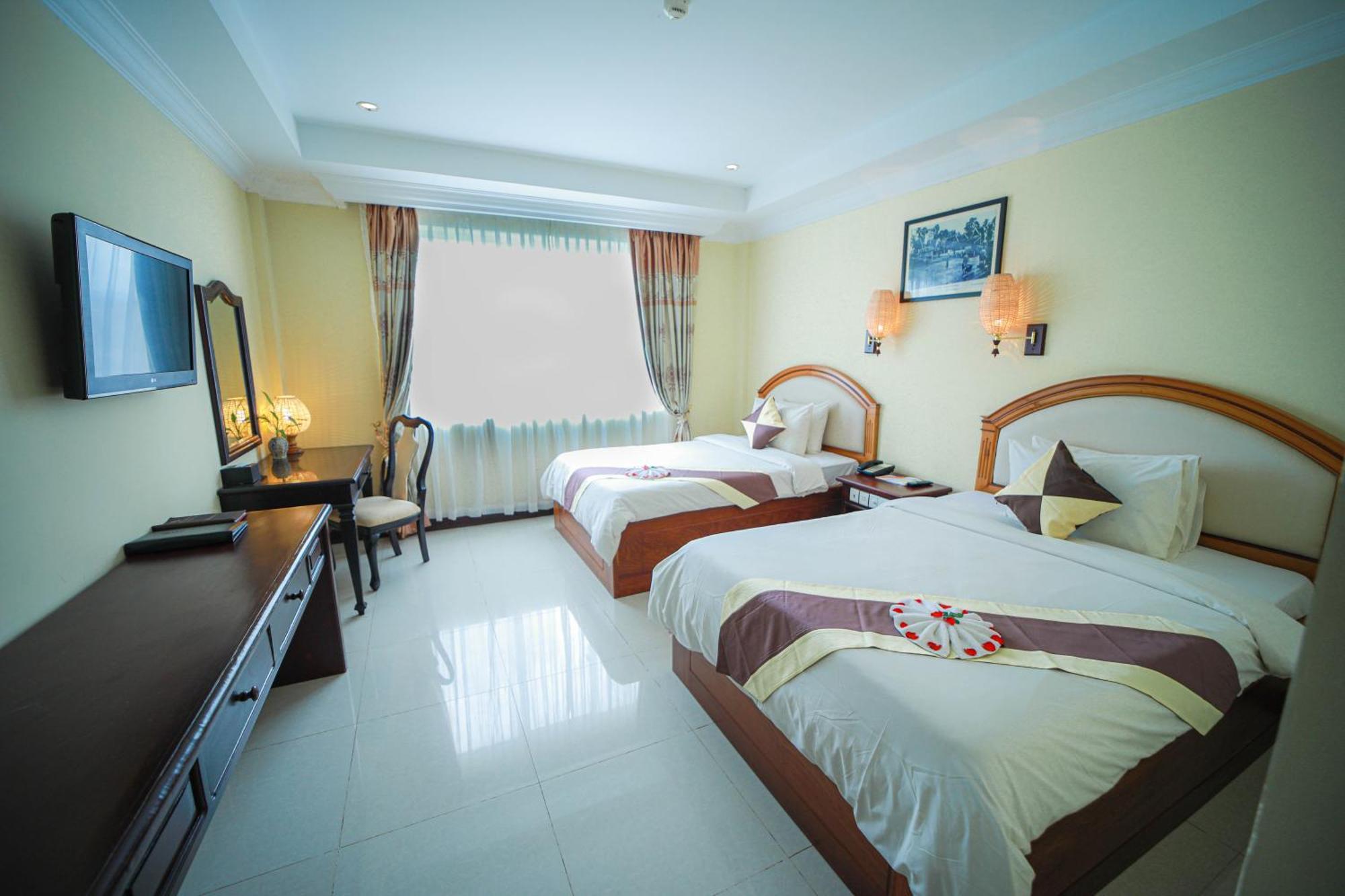 Classy Hotel & Spa Battambang Exterior photo