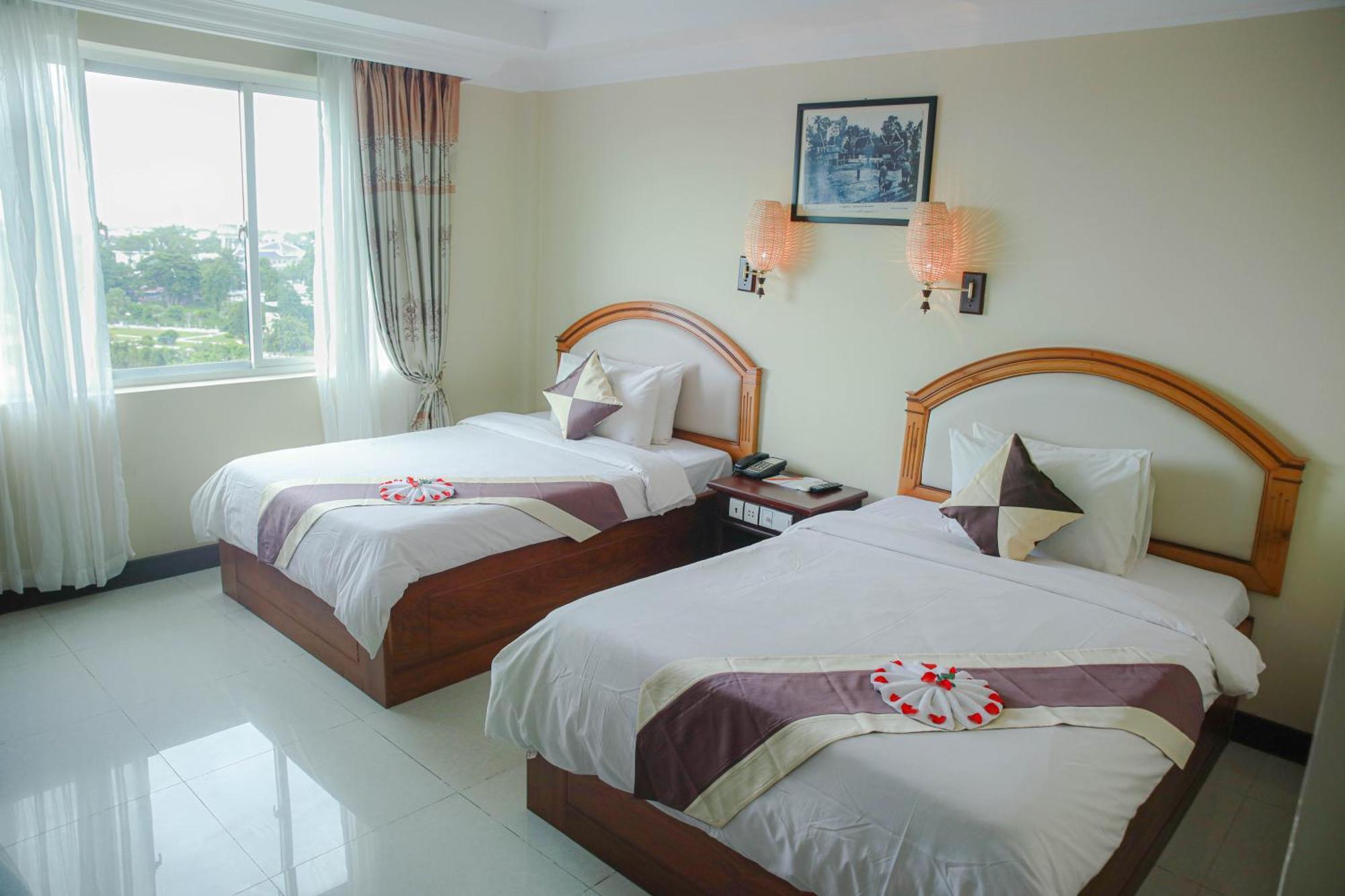Classy Hotel & Spa Battambang Exterior photo