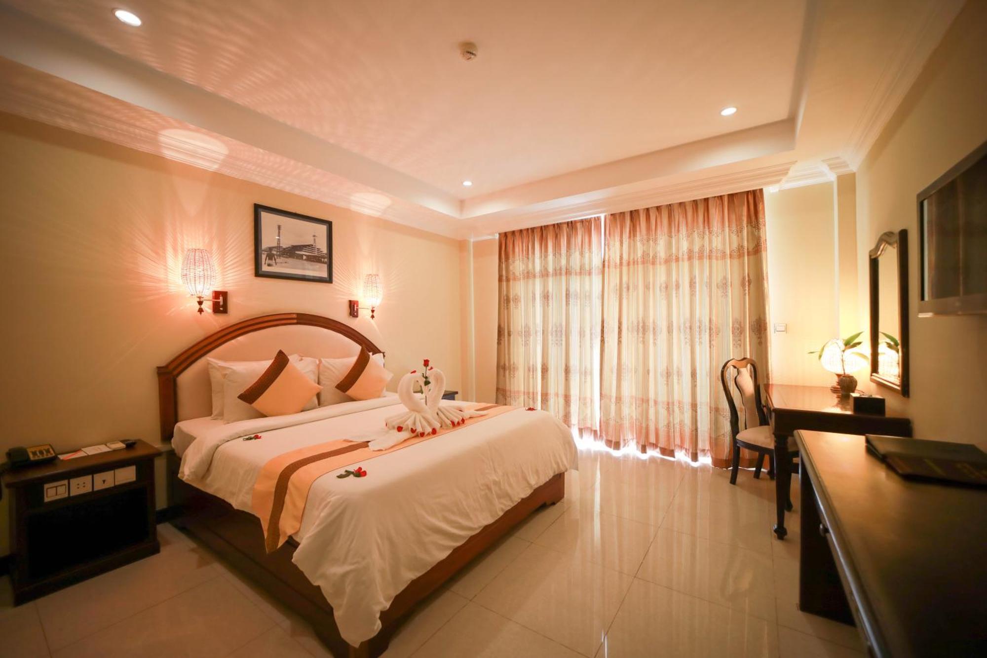 Classy Hotel & Spa Battambang Exterior photo
