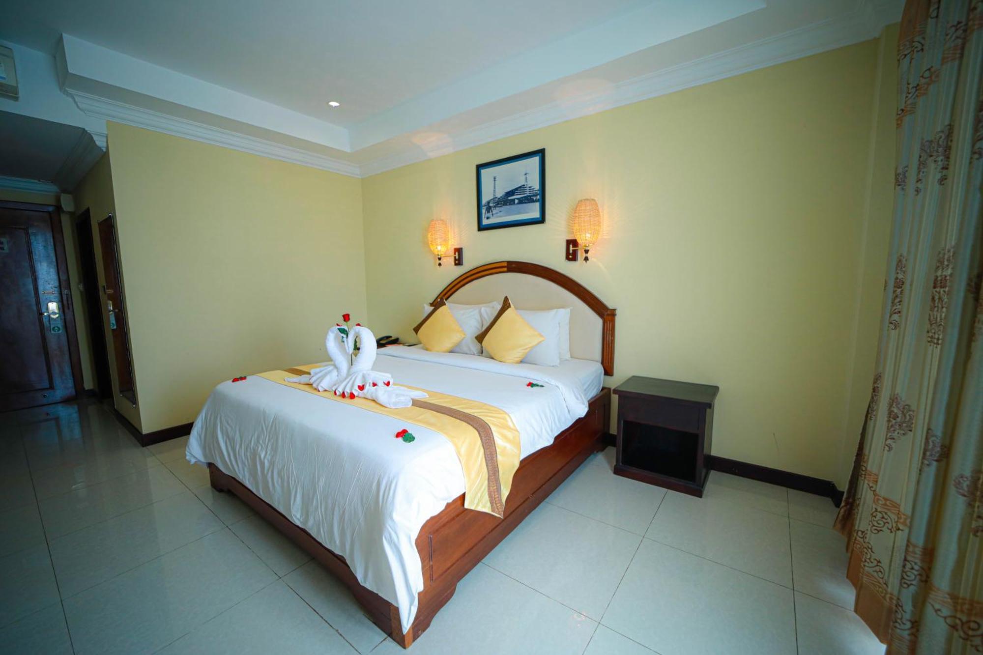Classy Hotel & Spa Battambang Exterior photo
