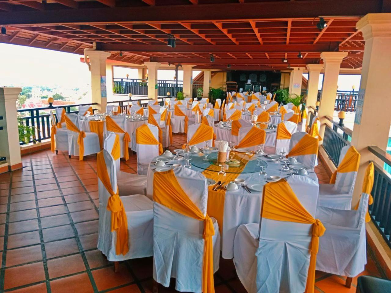 Classy Hotel & Spa Battambang Exterior photo