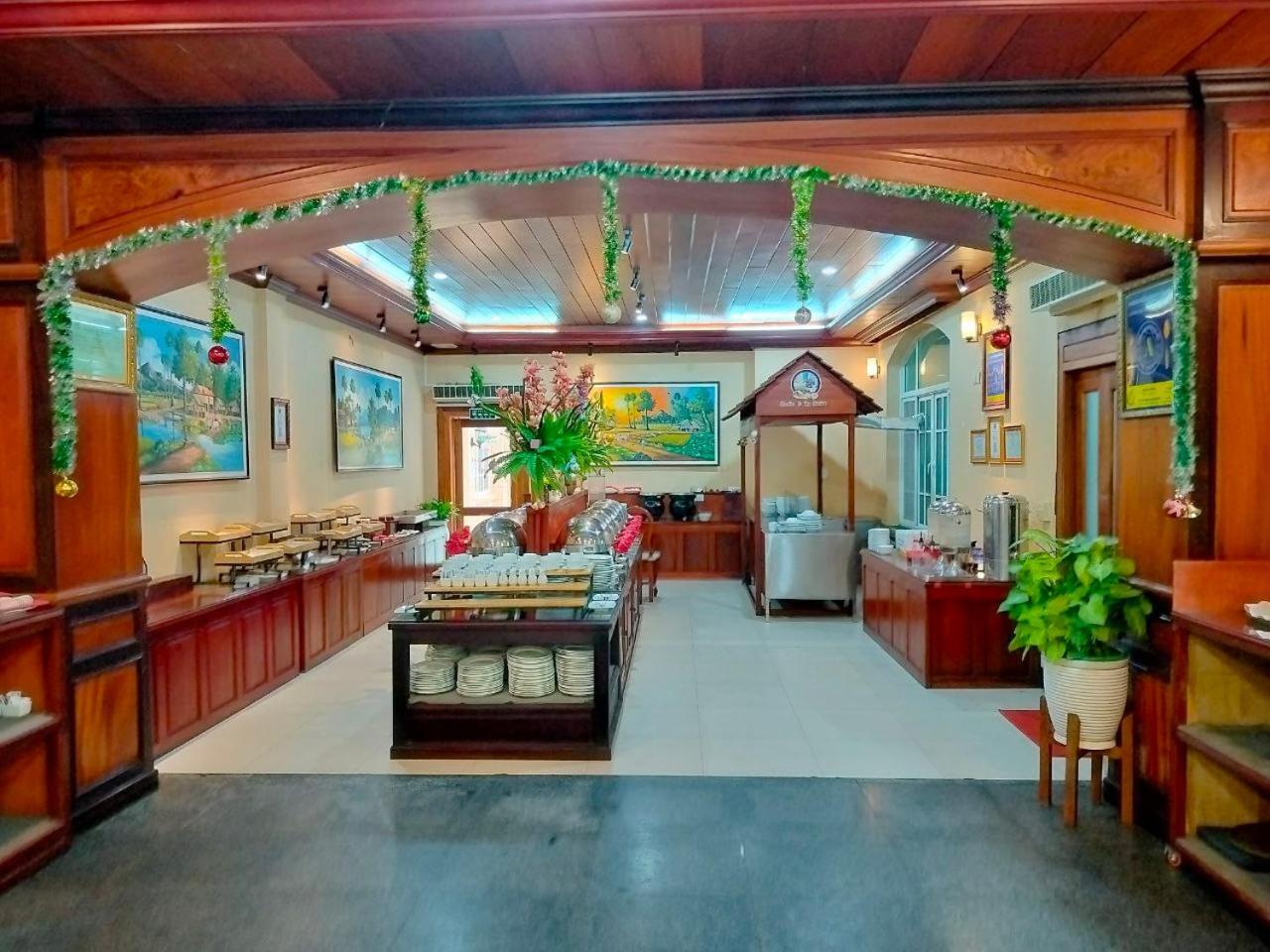 Classy Hotel & Spa Battambang Exterior photo