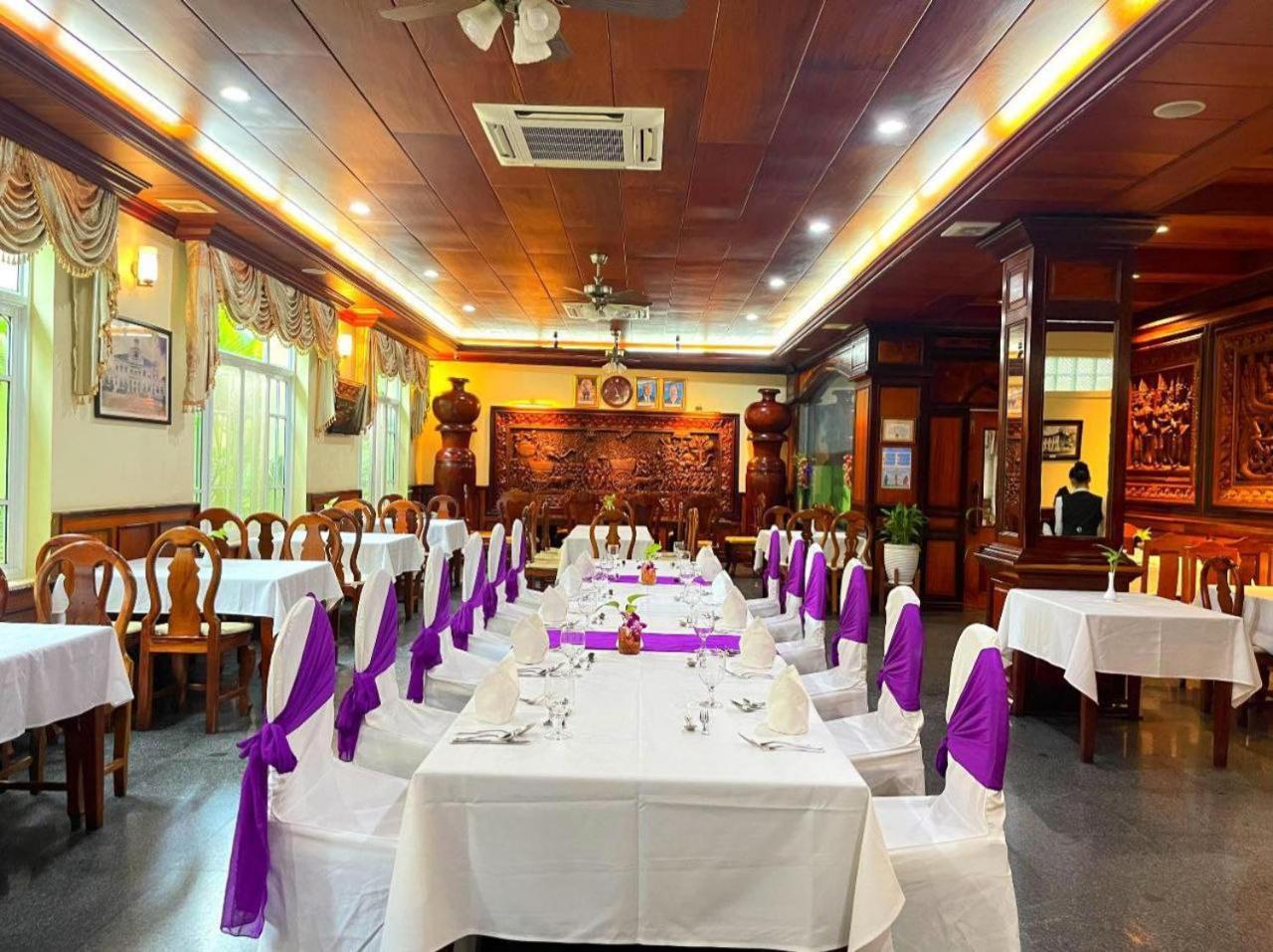 Classy Hotel & Spa Battambang Exterior photo